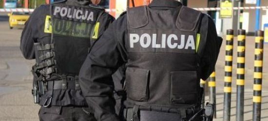 BRZOZÓW. Skuteczność policjantów kryminalnych. Poszukiwany zatrzymany na drugim końcu Polski