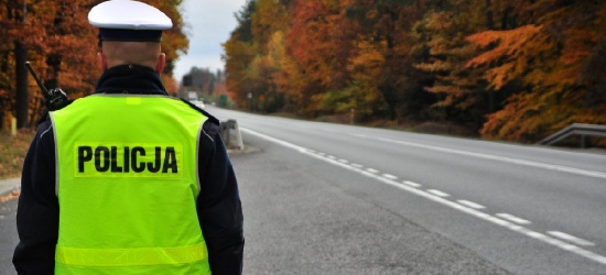 Jesienne warunki na drogach. Podkarpacka Policja apeluje o ostrożność