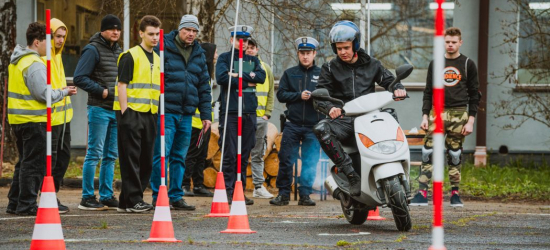 POWIAT SANOCKI: Wiedza, opanowanie i bezpieczeństwo. Za nami turniej motoryzacyjny [ZDJĘCIA]