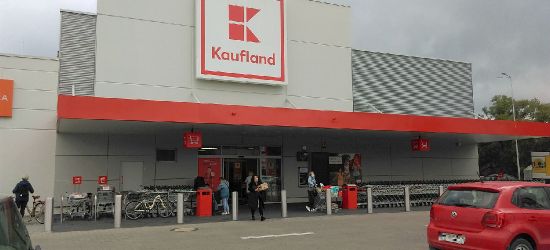 Kaufland wprowadza usługi pocztowe. Sklepy będą otwarte w niedziele niehandlowe