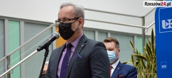 Szczepienia 16-latków. NIEDZIELSKI: Od poniedziałku uruchamiamy rejestrację