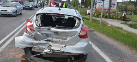 Nieuważny kierowca. Dwie osoby w szpitalu (ZDJĘCIA)