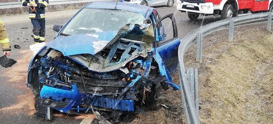 PILNE. Wypadek w Czaszynie. Zmiażdżony przód i bok osobówki! (VIDEO, ZDJĘCIA)