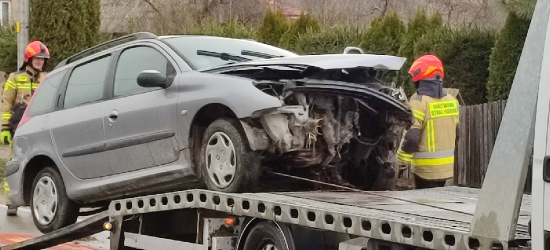 ZAGÓRZ. Samochód w rowie. Kierowca stracił panowanie. Trafił do szpitala (ZDJĘCIA)