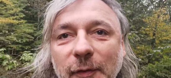 ŁUKASZ ŁUCZAJ: Żołędzie i koronawirus czyli uciekamy na wieś