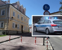 SANOK: Nocny pościg sanockich policjantów. Kierowca audi wjechał w muzeum i uciekł! (ZDJĘCIA)