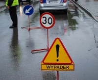 PAKOSZÓWKA: Wypadek. Ciężarna z fiata punto trafiła do szpitala