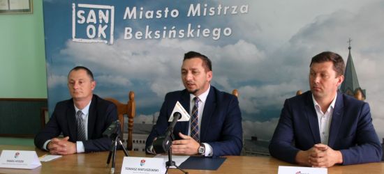 SANOK: Baseny zalała woda z kanalizacji deszczowej (VIDEO, ZDJĘCIA)