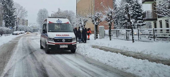 SANOK: Ślisko na drogach. Potrącił pieszą na chodniku (ZDJĘCIA)