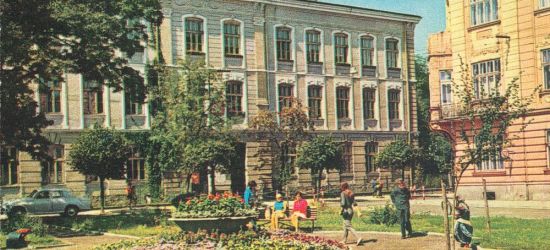 Sanok zaginiony… Skrzyżowanie ze skwerem (ZDJĘCIE)