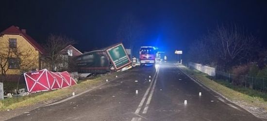 Tragedia na drodze. Zginęło dwóch młodych mężczyzn. Śmiertelne potrącenie