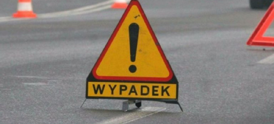 HOŁUCZKÓW: Zderzenie osobówki z motocyklem. Ranny motocyklista