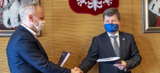 Politechnika Rzeszowska zwiększa standard domów studenckich. Przebudowa kolejnego akademika (ZDJĘCIA)