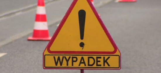 PODKARPACIE: Samochód uderzył w bariery. Zakleszczone dwie osoby