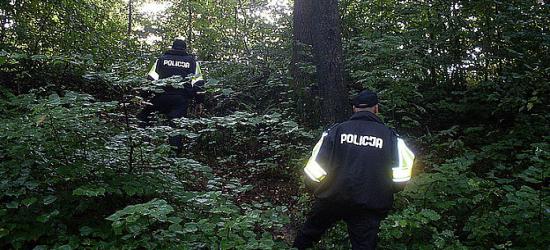 14-latka nie wróciła po szkole do domu. Policjanci odnaleźli ją w autobusie