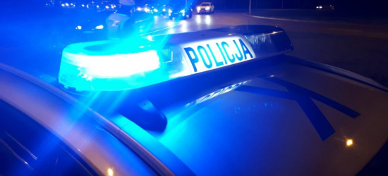Eskortowali pojazd z dzieckiem, które połknęło baterie