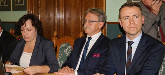 SESJA W POWIECIE. Zmiany w budżecie na ponad 18 mln zł