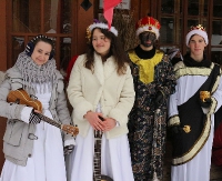 Z żywą szopką, pysznym jedzeniem, kolędą na ustach… Taki był Jarmark Bożonarodzeniowy w Skansenie (FILM, ZDJĘCIA)