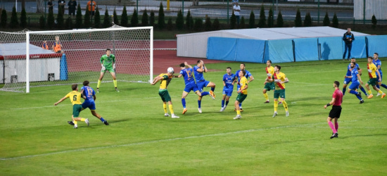 PIŁKA NOŻNA: Ekoball Stal powalczy na „Wierchach”. Rywalem Sokół Kamień