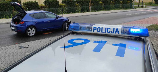 ZAŁUŻ: Kolizja dwóch pojazdów. Sprawca uciekł (FOTO)