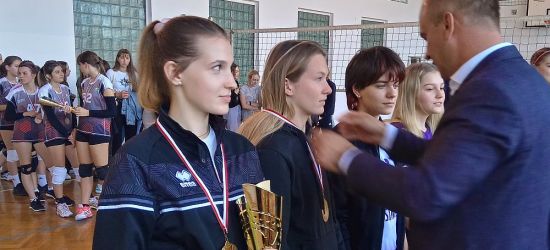 Sanoczanka wygrywa turniej w Dębowcu. MVP dla Emilii Kubiak (ZDJĘCIA)