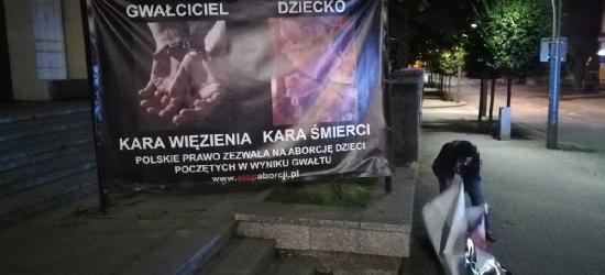 SANOK: Zniszczyli wystawę antyaborcyjną  (ZDJĘCIA , VIDEO)