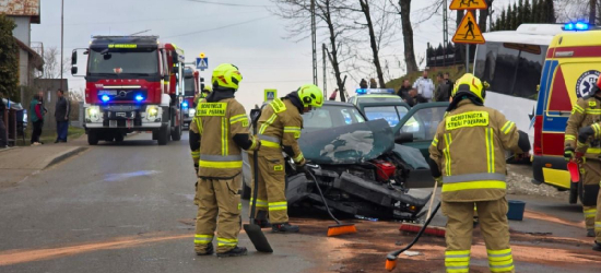 Zderzenie dwóch pojazdów w Niebieszczanach [ZDJĘCIA]