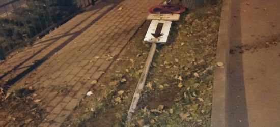 Uszkodził znak i uciekł z miejsca. Był pijany (FOTO)