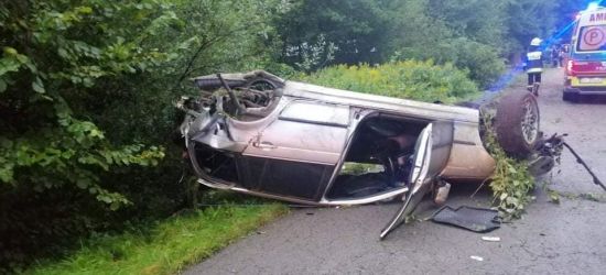 Stracił panowanie nad pojazdem. Trzy osoby ranne