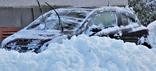 SANOK: Pijany 26-latek wjechał w zaspę. Był poszukiwany
