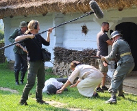 Ekipa filmowa gości w Skansenie. Przemoc, gwałty, strzelanina (FILM, ZDJĘCIA)