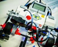 Walki robotów czy zabawy z drukarką 3D. Ferie z techniką w sanockim „Mechaniku”