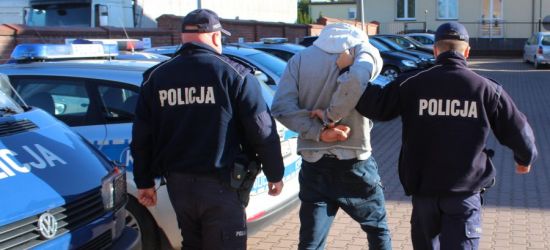 Napadli na mężczyznę, kopali go i zabrali portfel