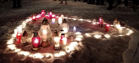 SANOK. STOP hejtowi i mowie nienawiści. Światełko dla Adamowicza