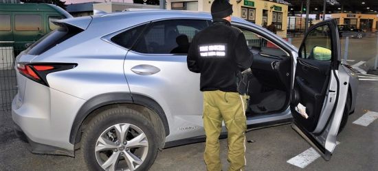 Dwa kradzione lexusy na granicy za ponad 230 tys. zł (FOTO)