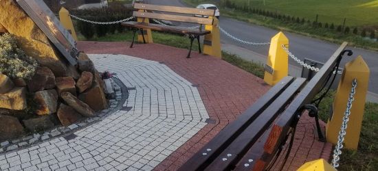 TREPCZA. Ławka pojednania nie tylko dla polityków… (ZDJĘCIA)