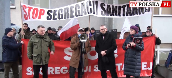 Pikieta pod szpitalem w Brzozowie. „STOP przymuszaniu medyków do szczepień!” (VIDEO, ANKIETA)