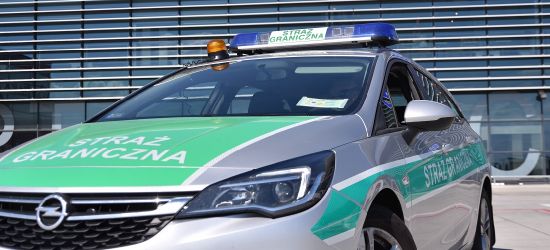 Strażnicy konwojowali samochód z rodzącą kobietą (FOTO)