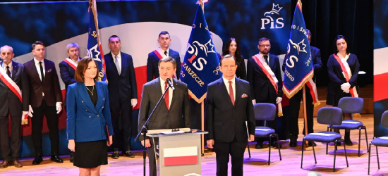 Rzeszów24.pl Spotkanie opłatkowe PiS. „Podnosimy poziom życia Polaków” (ZDJĘCIA)