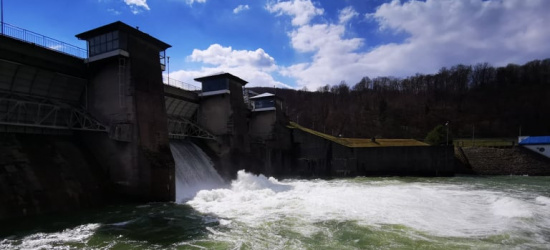 Zrzut wody w Myczkowcach! (VIDEO)