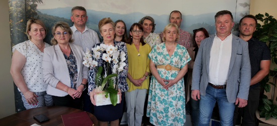 „Pożegnanie nie oznacza końca, lecz nowy początek”. Anna Hałas pożegnała się z pracownikami (ZDJĘCIA)