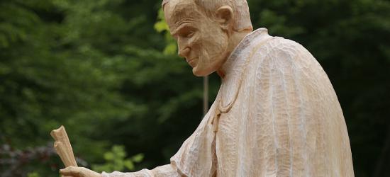 Karol Wojtyła czeka w Zagórzu na pielgrzymów (ZDJĘCIA)