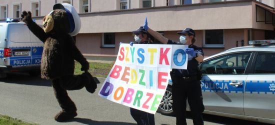 BRZOZÓW: Miś policjant odwiedził w święta chore dzieci (FILM, ZDJĘCIA)