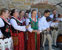 Sanockie święto Karpat Wschodnich. Karpacka watra, folklorystyczne szaleństwo na scenie i jarmark