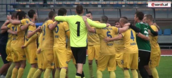 PIŁKA NOŻNA: Efektowne zwycięstwo sanoczan 4:0. Debiut bramkarza (SKRÓT VIDEO)