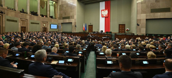 tvPolska.pl : POSIEDZENIE SEJMU. Posłowie ustalą składy komisji (TRANSMISJA NA ŻYWO)