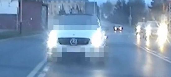 PODKARPACIE. Policyjna eskorta do szpitala. Kobieta z dusznościami (VIDEO)