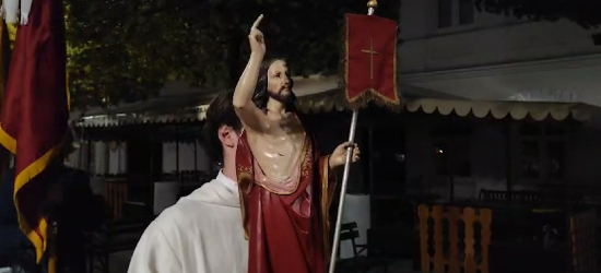 Wielkanocne orędzie nadziei. Procesja rezurekcyjna przy Klasztorze Ojców Franciszkanów (VIDEO)