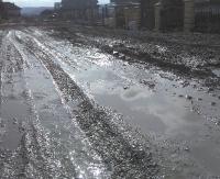 INTERWENCJA SANOK: Sanoczanie brodzą w błocie! „Mamy ulicę Głowackiego czy tor offroad?” (FILM, ZDJĘCIA)