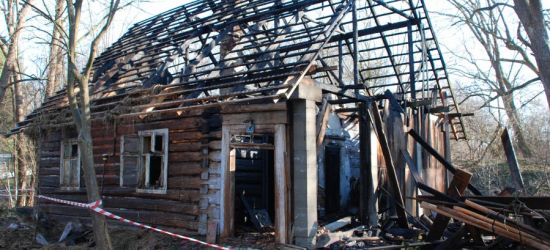 Puścili z dymem trzy budynki. Jeden podpalał, drugi stał na czatach (ZDJĘCIA)